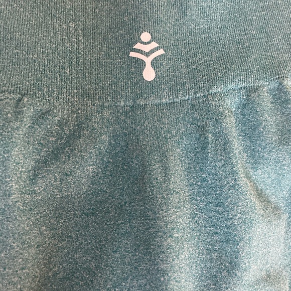 FROM: TAMPO BODI COLLECTION
* machine washable - Picture 9 of 10